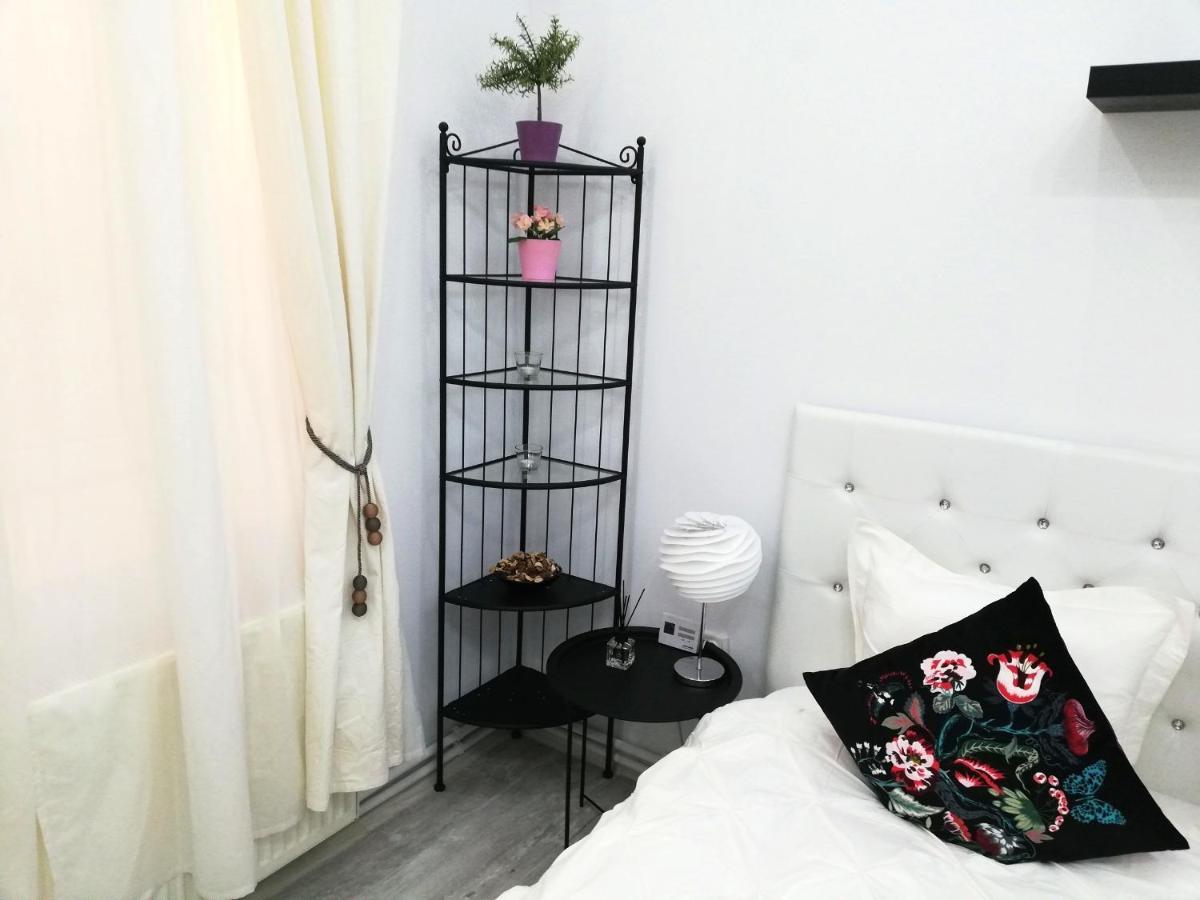 Ultracentral Studio For 4 布加勒斯特 外观 照片